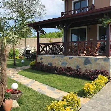 Sapanca Seyrusefa فيلة ساكاريا